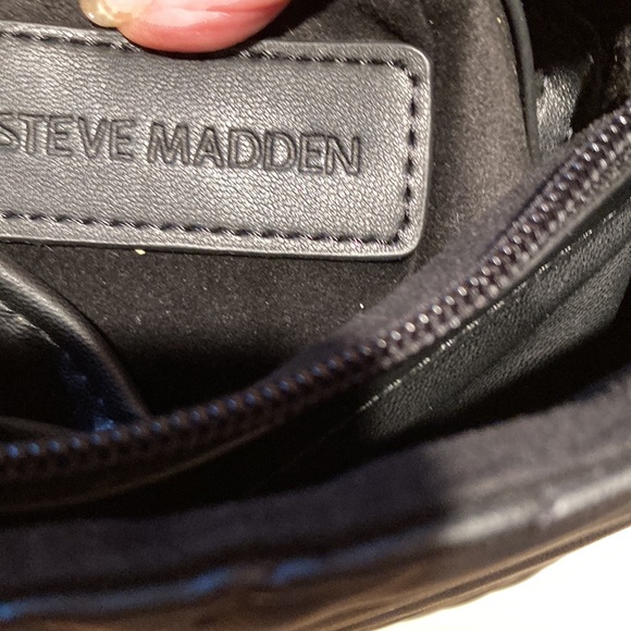 EUC Steve Madden crossbody and over shoulder purse - Picture 4 of 10